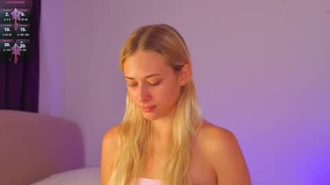 Snapshot of sayselena chatting on 09/23/25, 04:10 Hello guys our name is Emily Nicole Alice. We are very funny and love to spend time well online show from 09/23/25, 04:10