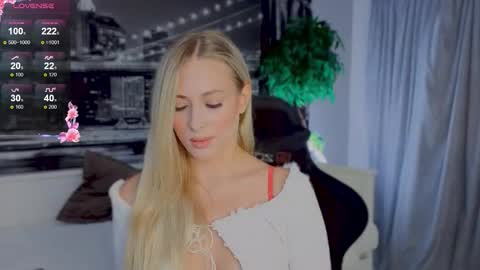 Hello guys our name is Emily Nicole Alice. We are very funny and love to spend time well online show from 10/09/25, 04:49