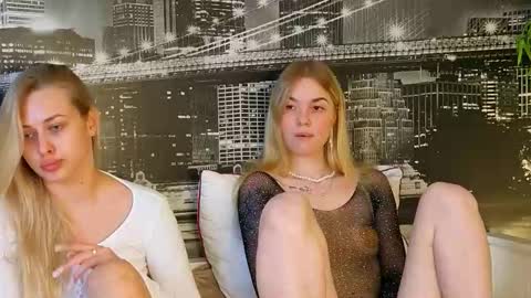 Hello guys our name is Emily Nicole Alice. We are very funny and love to spend time well online show from 11/06/25, 04:08