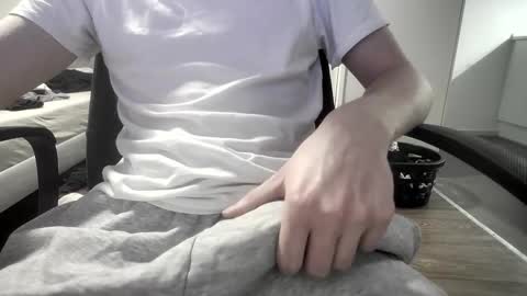 Snapshot of scandi_cock chatting on 02/12/25, 12:37 scandi_cock online show from 02/12/25, 12:37