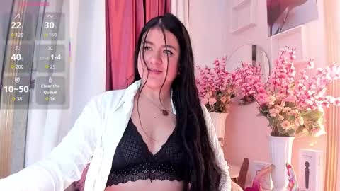 Snapshot of scarlet_fostt_ chatting on 11/15/25, 12:23 Andrea online show from 11/15/25, 12:23