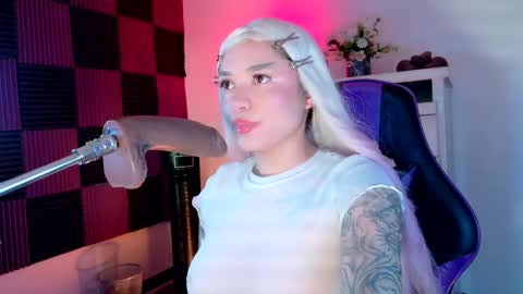 scarlet_gold online show from 10/27/25, 01:31