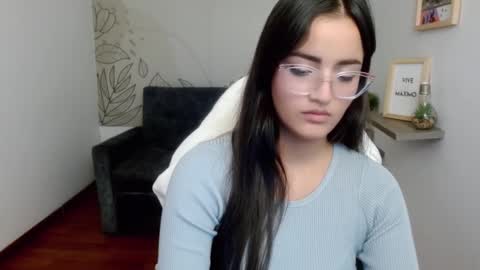 Snapshot of scarlet_rose__ chatting on 02/24/25, 07:52 Scarlet online show from 02/24/25, 07:52
