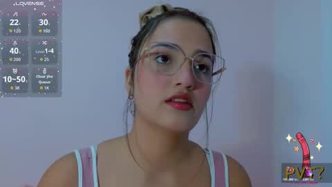Snapshot of scarlet_rose__ chatting on 09/25/25, 04:27 Scarlet online show from 09/25/25, 04:27