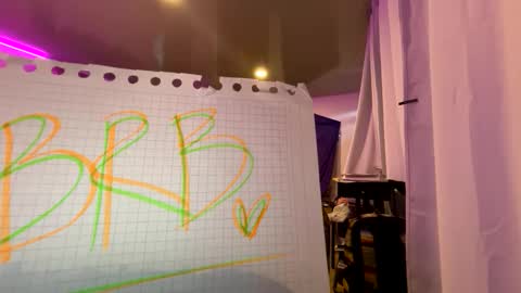 scarlet whisper online show from 11/13/25, 10:19