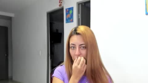 Snapshot of scarletbrow chatting on 09/29/25, 08:57 scarlet online show from 09/29/25, 08:57