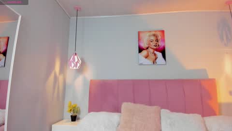 Scarlet  online show from 01/25/25, 08:42