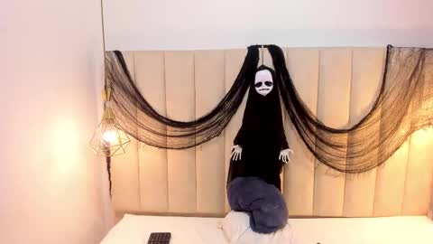 scarlethill_ online show from 10/22/25, 03:23