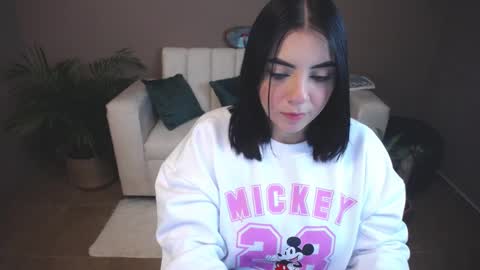 Snapshot of scarletmoon_fever chatting on 01/15/25, 03:00 Luna. online show from 01/15/25, 03:00