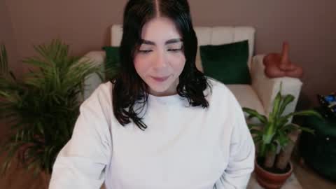 Snapshot of scarletmoon_fever chatting on 09/15/25, 11:54 Luna. online show from 09/15/25, 11:54