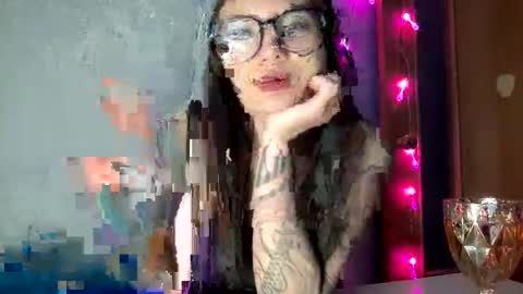Snapshot of scarletpetal chatting on 01/25/25, 09:26 scarletpetal online show from 01/25/25, 09:26