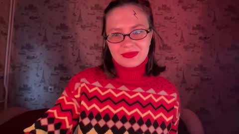 Snapshot of scarletpetal chatting on 09/10/25, 10:37 scarletpetal online show from 09/10/25, 10:37