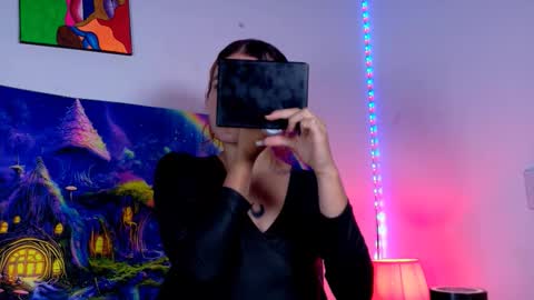 Snapshot of scarletpunk_ chatting on 09/15/25, 01:38 Scarlet online show from 09/15/25, 01:38