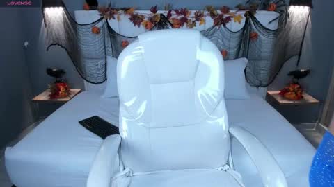 Scarlet online show from 10/26/25, 04:07