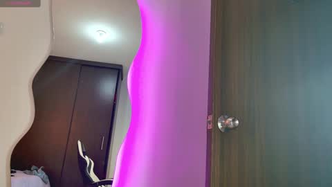 scarlett_099 online show from 09/26/25, 11:47