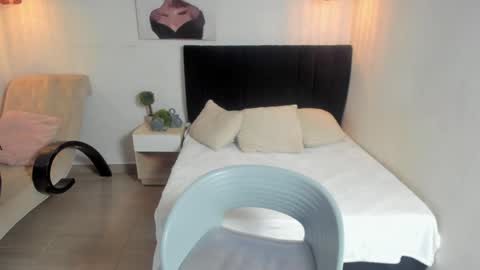 Scarlett online show from 01/17/25, 12:10