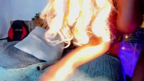 Snapshot of scarlett_diaz17 chatting on 12/03/24, 06:17 Mariana online show from 12/03/24, 06:17