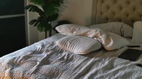 Scarlett Grand online show from 11/04/25, 08:19