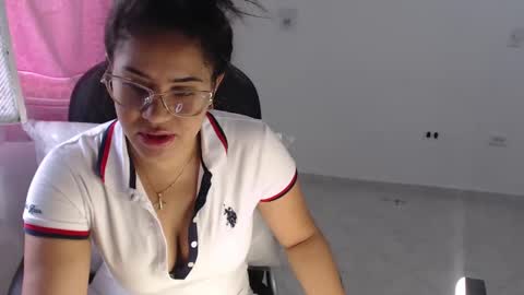 Snapshot of scarlett_liz chatting on 03/03/25, 11:44 Scarlett online show from 03/03/25, 11:44