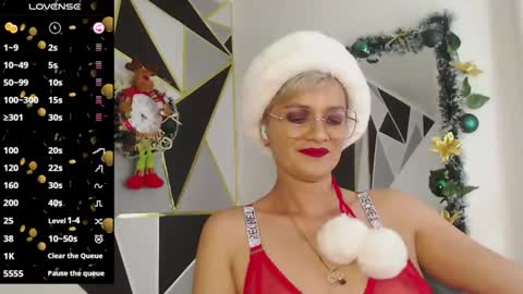 Snapshot of scarlett_paris chatting on 12/12/24, 11:25 Scarlett online show from 12/12/24, 11:25
