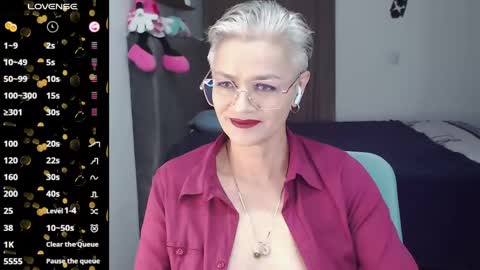 Snapshot of scarlett_paris chatting on 02/19/25, 11:57 Scarlett online show from 02/19/25, 11:57