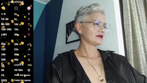 Snapshot of scarlett_paris chatting on 03/01/25, 11:26 Scarlett online show from 03/01/25, 11:26