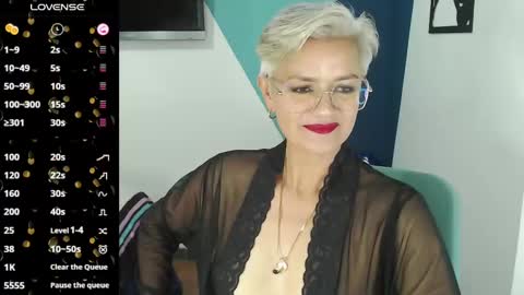 Snapshot of scarlett_paris chatting on 03/06/25, 02:30 Scarlett online show from 03/06/25, 02:30