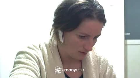 scarlett_queen01 online show from 10/19/25, 03:40