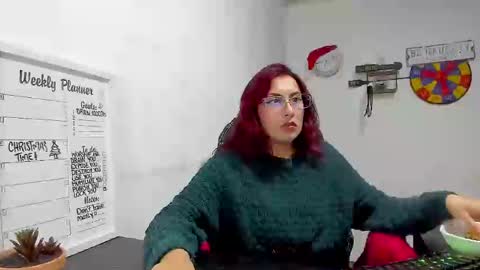 Snapshot of scarlett_sen chatting on 12/19/24, 01:07 Mistress Scarlett online show from 12/19/24, 01:07