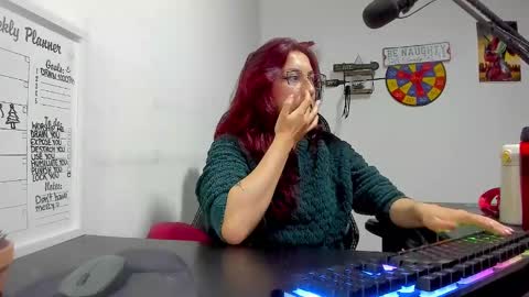 Snapshot of scarlett_sen chatting on 12/19/24, 04:13 Mistress Scarlett online show from 12/19/24, 04:13