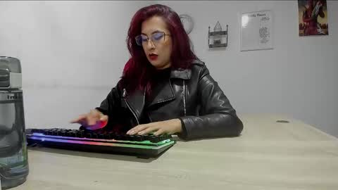 Snapshot of scarlett_sen chatting on 02/17/25, 12:38 Mistress Scarlett online show from 02/17/25, 12:38