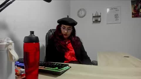 Snapshot of scarlett_sen chatting on 03/04/25, 03:48 Mistress Scarlett online show from 03/04/25, 03:48