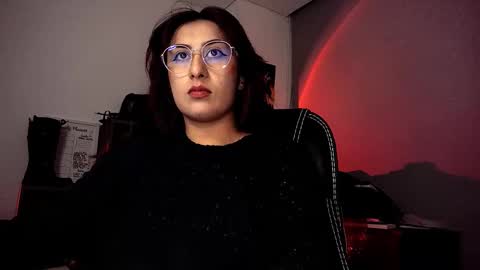 Snapshot of scarlett_sen chatting on 09/11/25, 03:34 Mistress Scarlett online show from 09/11/25, 03:34