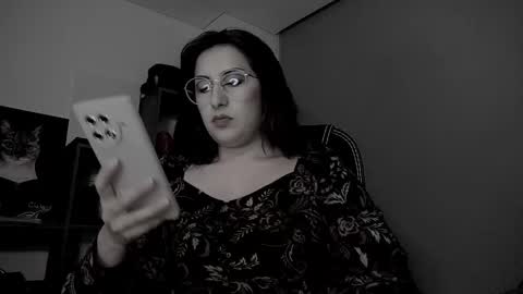 Snapshot of scarlett_sen chatting on 09/27/25, 03:06 Mistress Scarlett online show from 09/27/25, 03:06