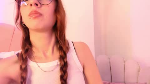 Snapshot of scarlett_smith_3 chatting on 10/14/25, 03:18 scarlett smith 3 online show from 10/14/25, 03:18