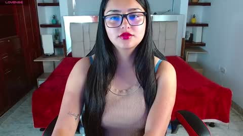 scarllet online show from 01/22/25, 12:06