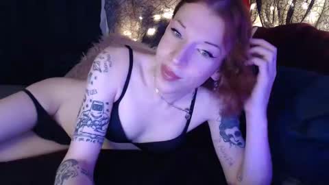 Sarah Bones online show from 12/09/24, 10:41