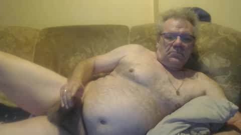 Snapshot of schnapper11 chatting on 01/02/25, 09:00 schnapper11 online show from 01/02/25, 09:00