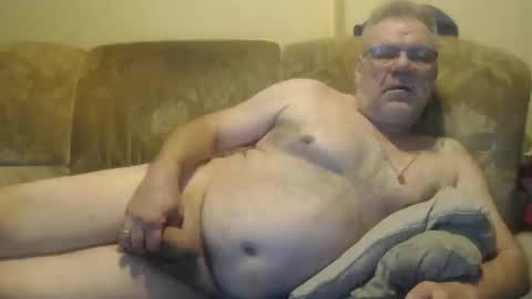 Snapshot of schnapper11 chatting on 01/09/25, 12:09 schnapper11 online show from 01/09/25, 12:09