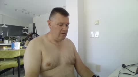 Snapshot of scoobs71 chatting on 11/26/25, 02:12 Scoobs online show from 11/26/25, 02:12