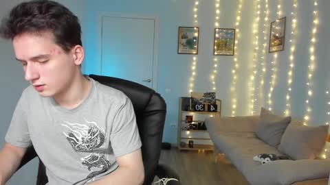 Snapshot of scooby_r chatting on 12/28/24, 11:52 Thomas brunette and Alex blond online show from 12/28/24, 11:52