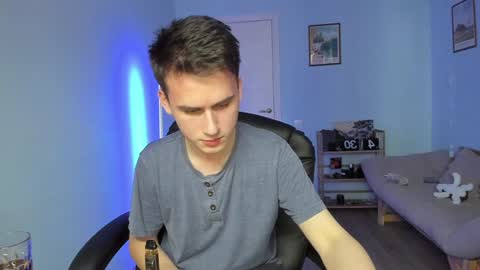 Snapshot of scooby_r chatting on 01/17/25, 10:55 Thomas brunette and Alex blond online show from 01/17/25, 10:55