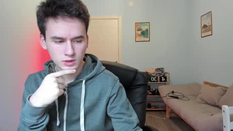 Snapshot of scooby_r chatting on 02/03/25, 05:40 Thomas brunette and Alex blond online show from 02/03/25, 05:40