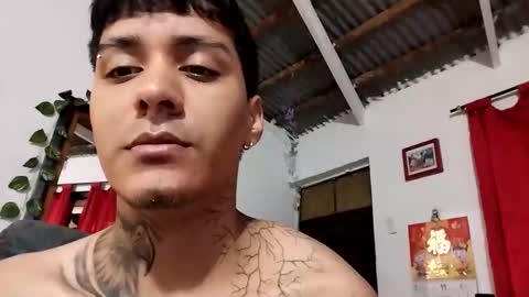 Snapshot of scortt01 chatting on 11/22/25, 08:35 scortt01 online show from 11/22/25, 08:35