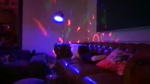 scotibeech online show from 11/19/25, 02:17