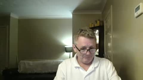 Snapshot of scottsman214 chatting on 12/22/24, 09:20 James online show from 12/22/24, 09:20