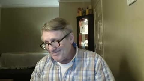 Snapshot of scottsman214 chatting on 02/27/25, 07:37 James online show from 02/27/25, 07:37