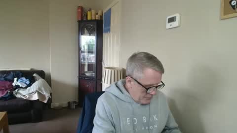 Snapshot of scottsman214 chatting on 10/18/25, 11:33 James online show from 10/18/25, 11:33