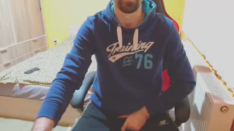 Snapshot of scotty_98 chatting on 01/04/25, 04:22 scotty_98 online show from 01/04/25, 04:22