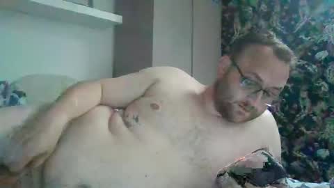 Snapshot of scousegay4 chatting on 09/10/25, 04:29 StraightScouse online show from 09/10/25, 04:29
